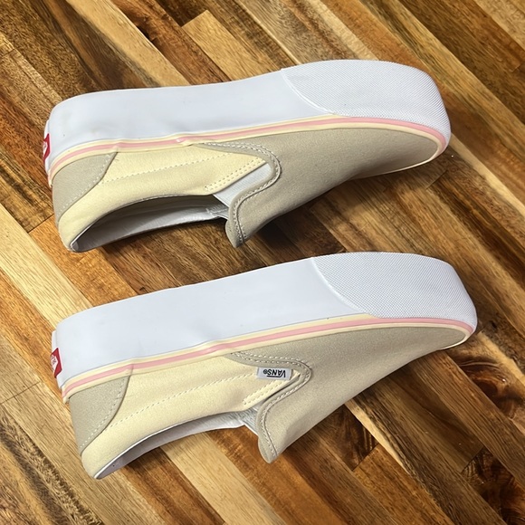 Platform Vans women’s size 8.5 new! - Picture 3 of 8